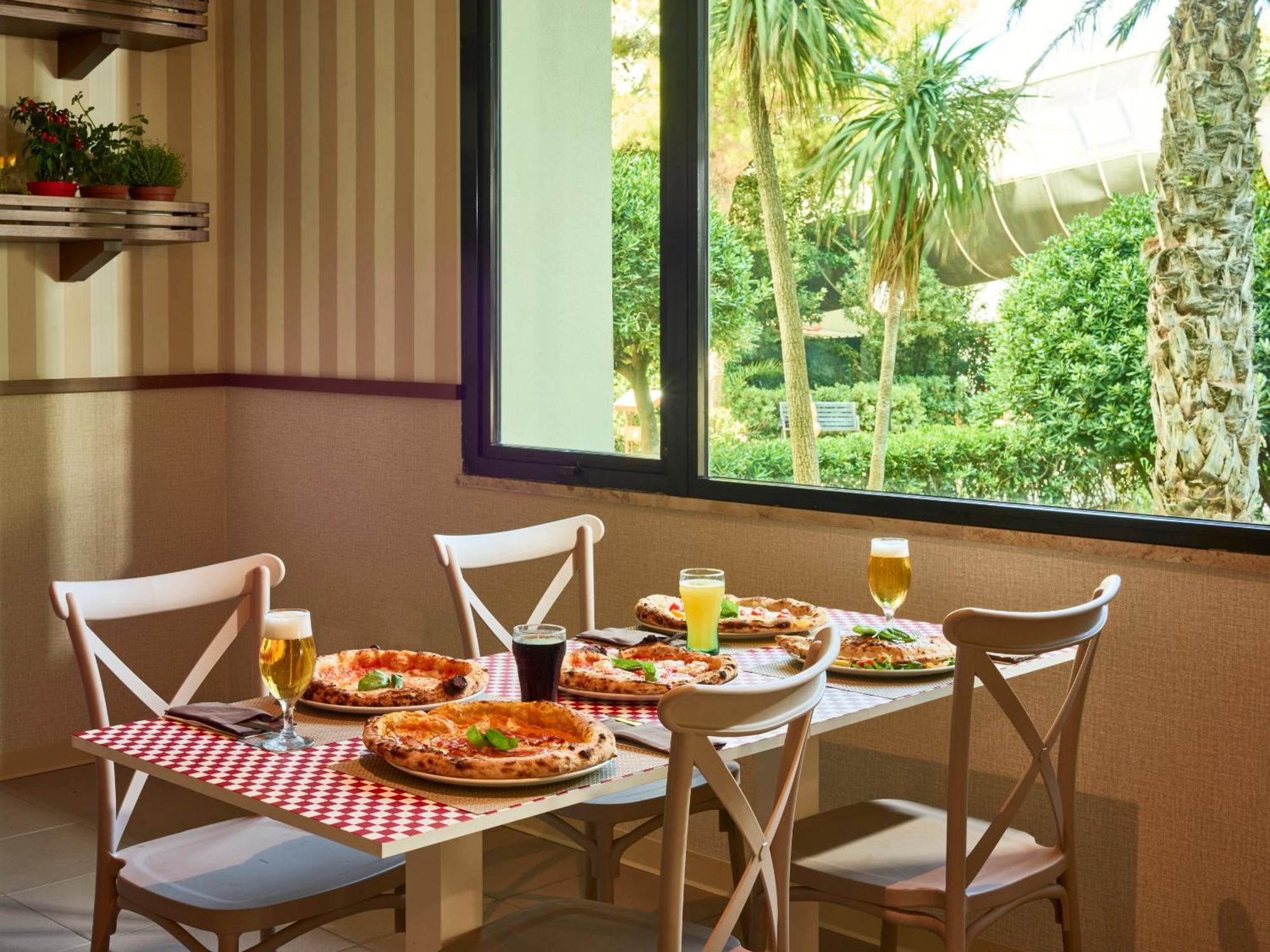 Serena Majestic Residence Montesilvano Ngoại thất bức ảnh
